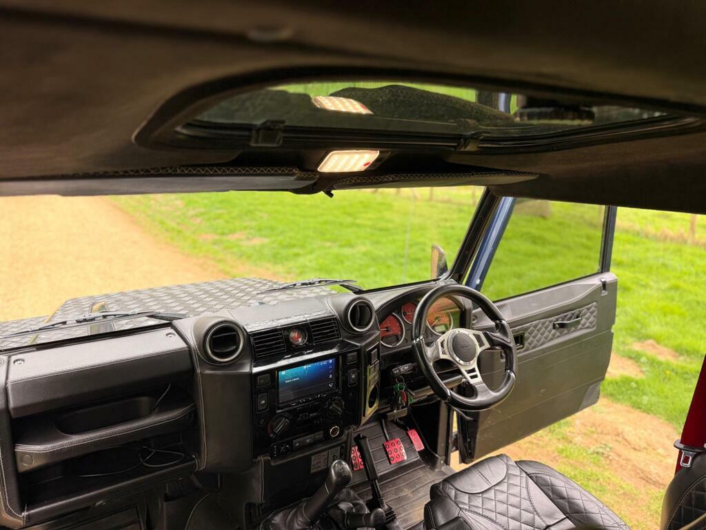 Land Rover Defender 110 Grey #33