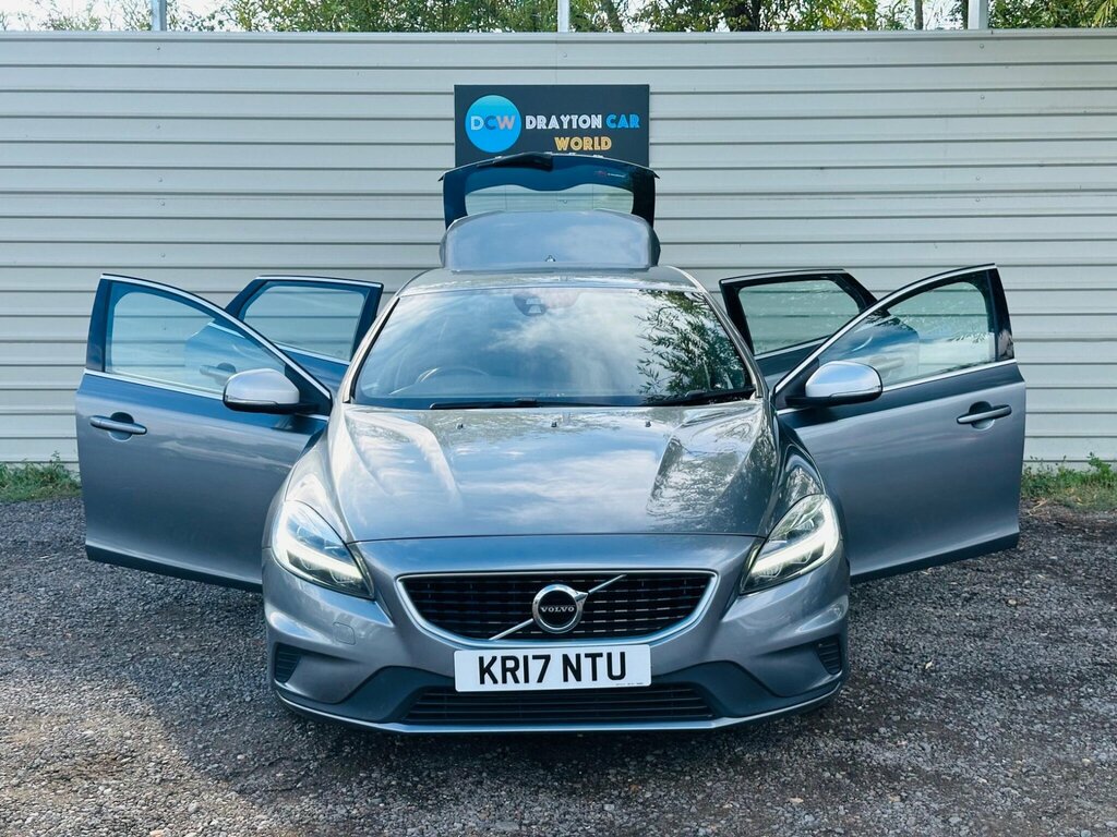 Volvo V40 Hatchback 2.0 White #17