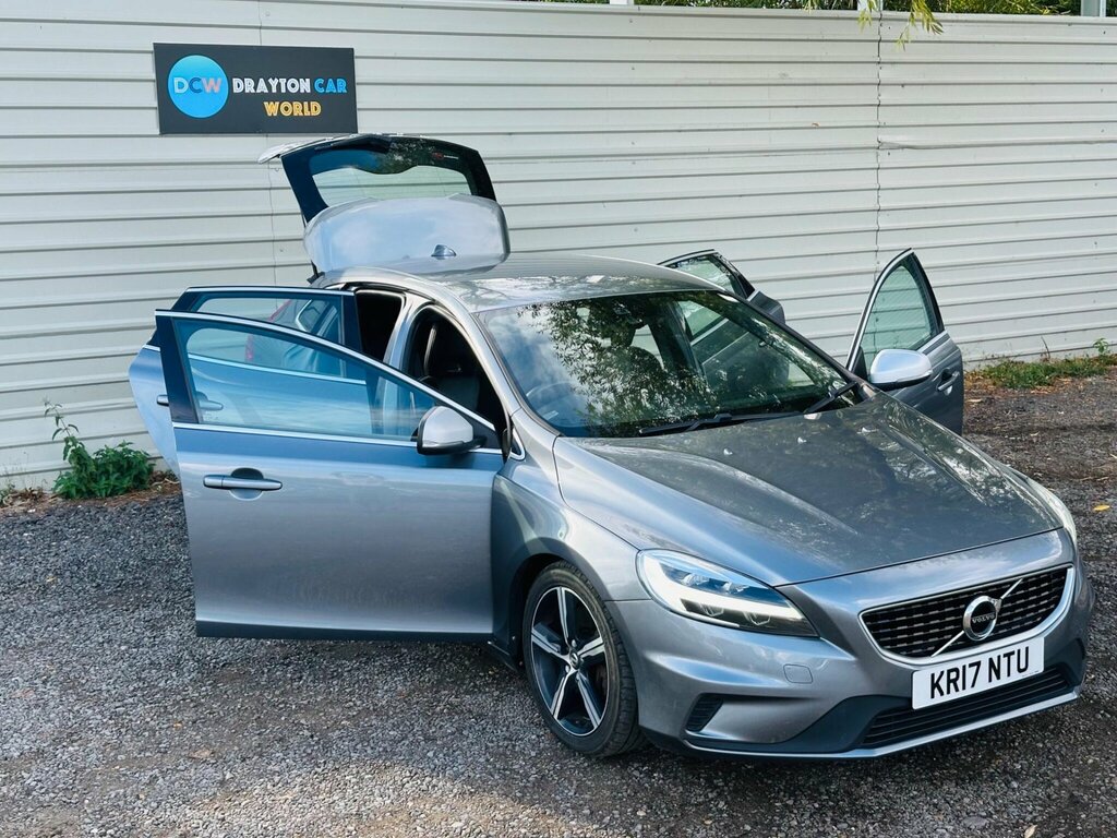 Volvo V40 Hatchback 2.0 White #19