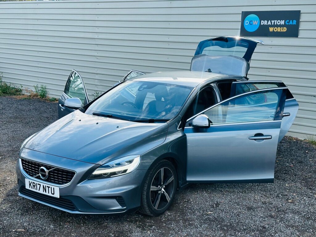 Volvo V40 Hatchback 2.0 White #22