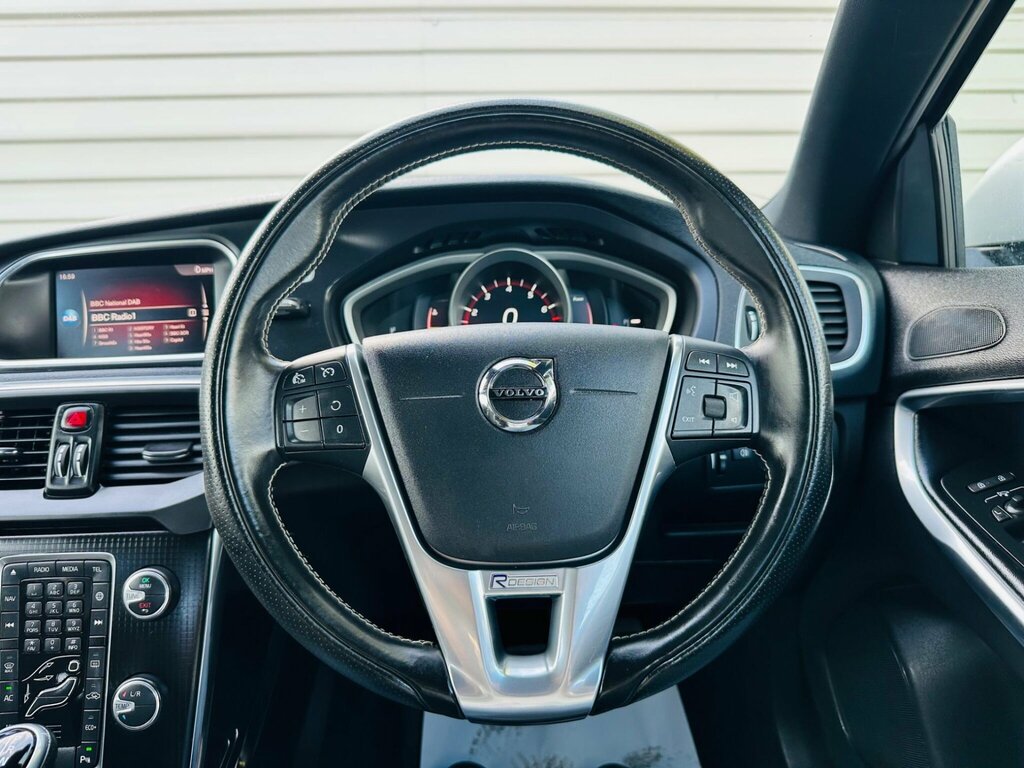 Volvo V40 Hatchback 2.0 White #44