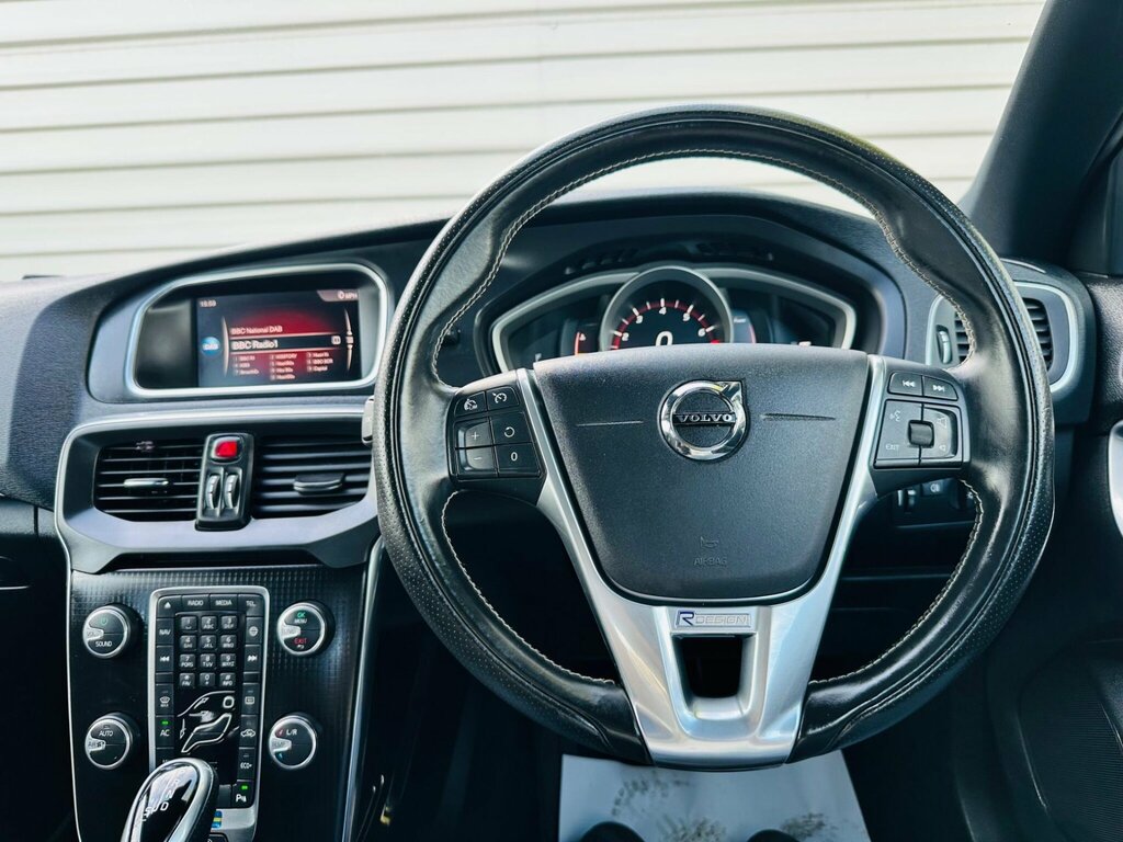 Volvo V40 Hatchback 2.0 White #43