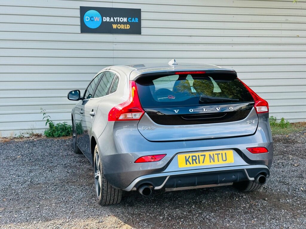Volvo V40 Hatchback 2.0 White #10