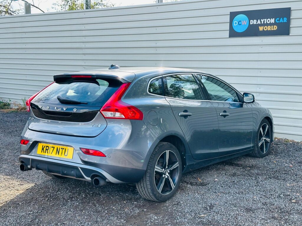 Volvo V40 Hatchback 2.0 White #15
