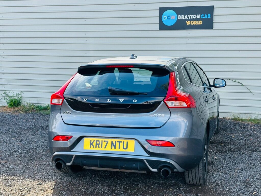 Volvo V40 Hatchback 2.0 White #14