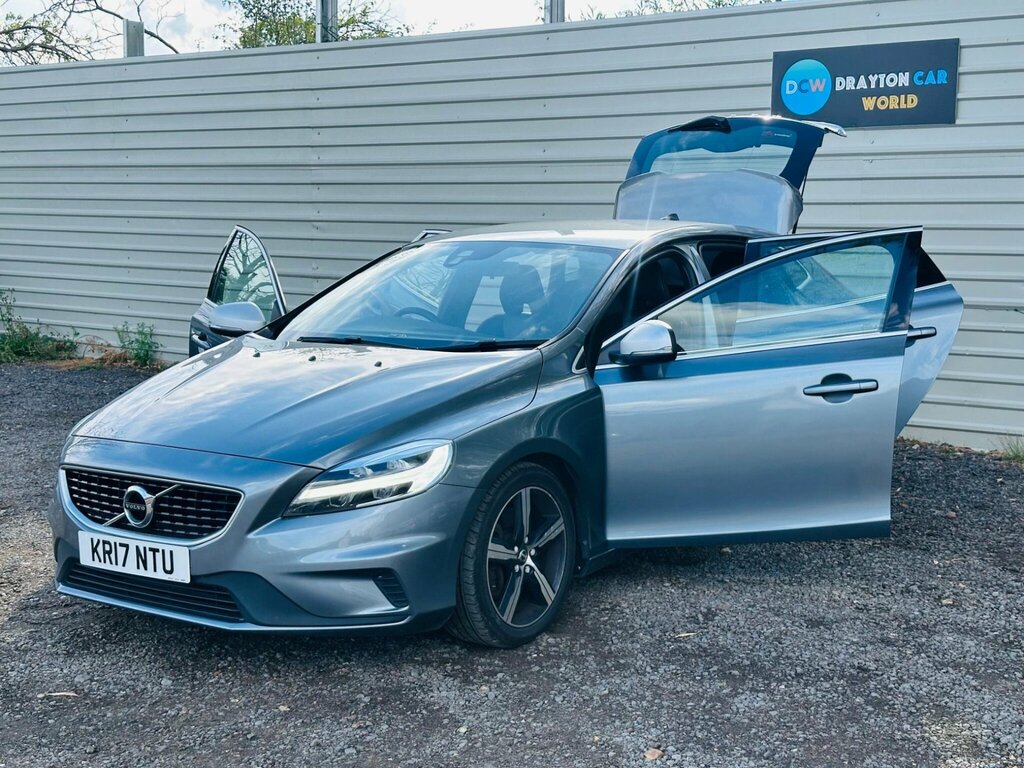 Volvo V40 Hatchback 2.0 White #21