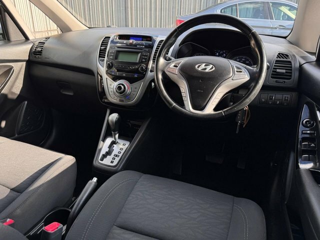 Hyundai Ix20 1.6 Active Hatchback Euro 5 123 B CV13UTM Silver #5