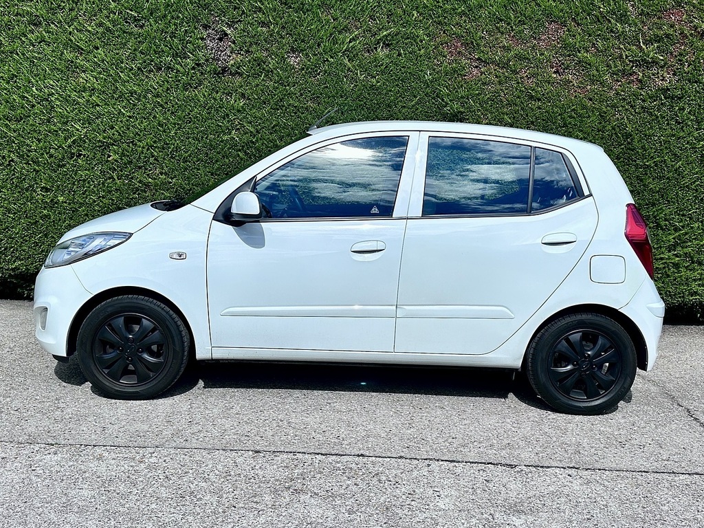 Hyundai I10 Active White #6