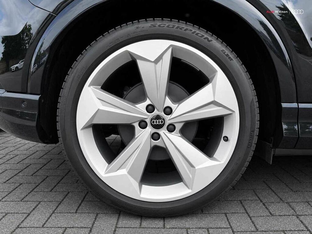 Audi Q4 E Tron Q4 Black Edition 45 E-tron Quattro 210,00 Kw RE26UWU Black #6