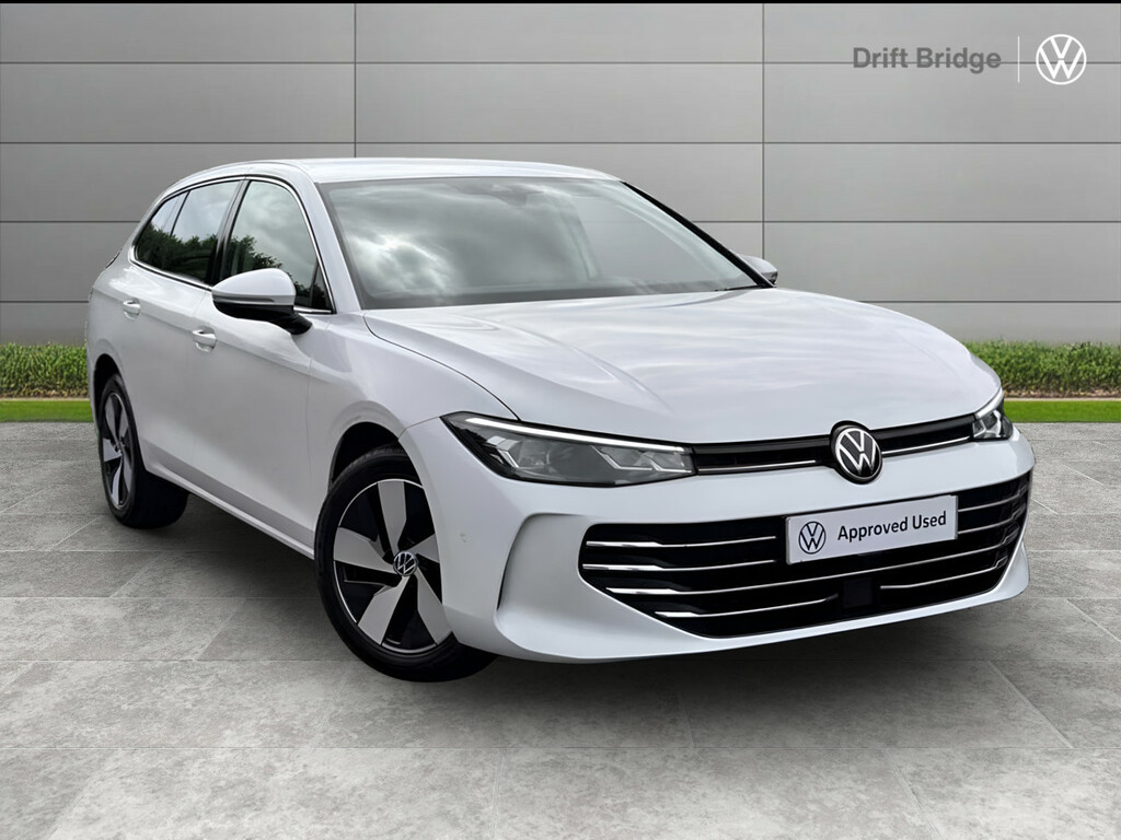 Volkswagen Passat 1.5 Etsi Life Dsg White