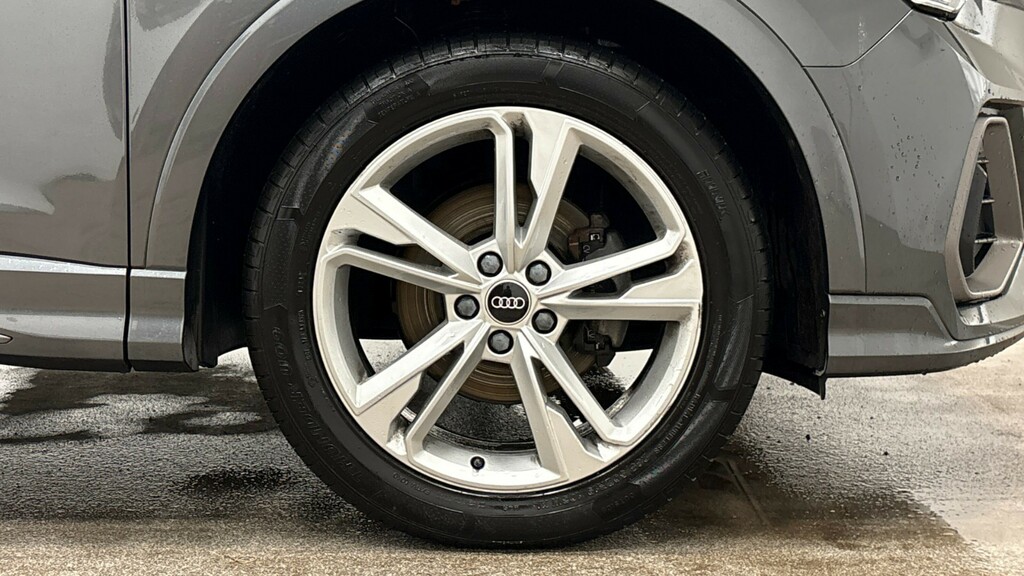 Audi Q3 35 Tfsi S Line S Tronic Grey #4