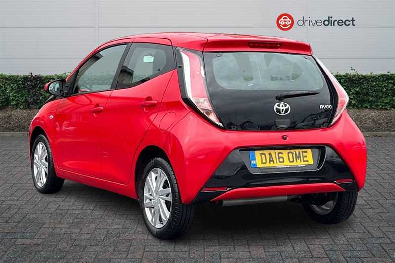 Toyota Aygo 1.0 Vvt-i X-pression Hatchback E Red #5