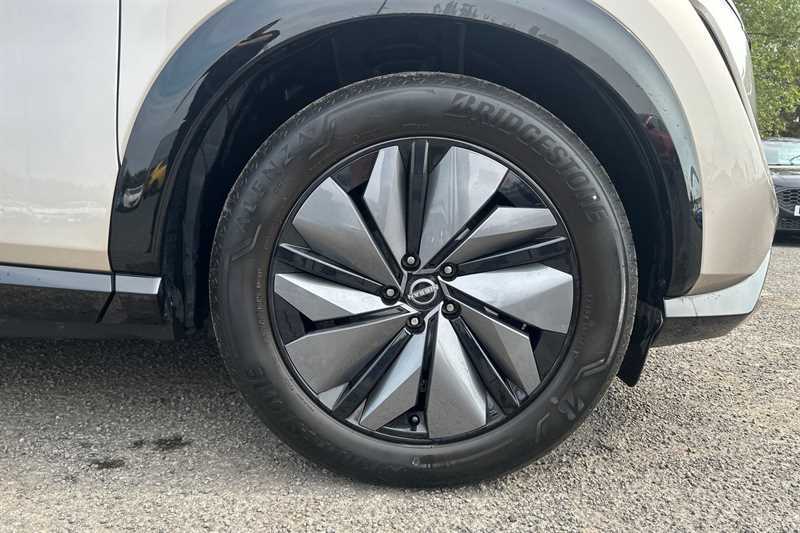 Nissan Ariya 63Kwh Advance Suv 7.4Kw Charger Silver #4