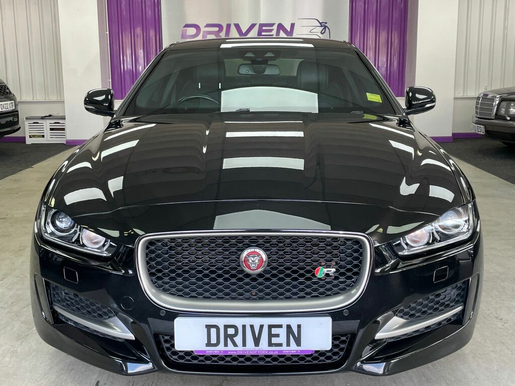 Jaguar XE Diesel Black #5