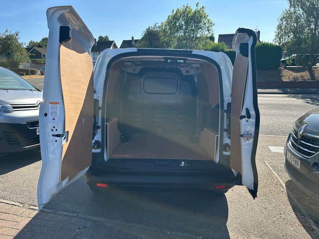 Ford Transit Courier Active Silver #10
