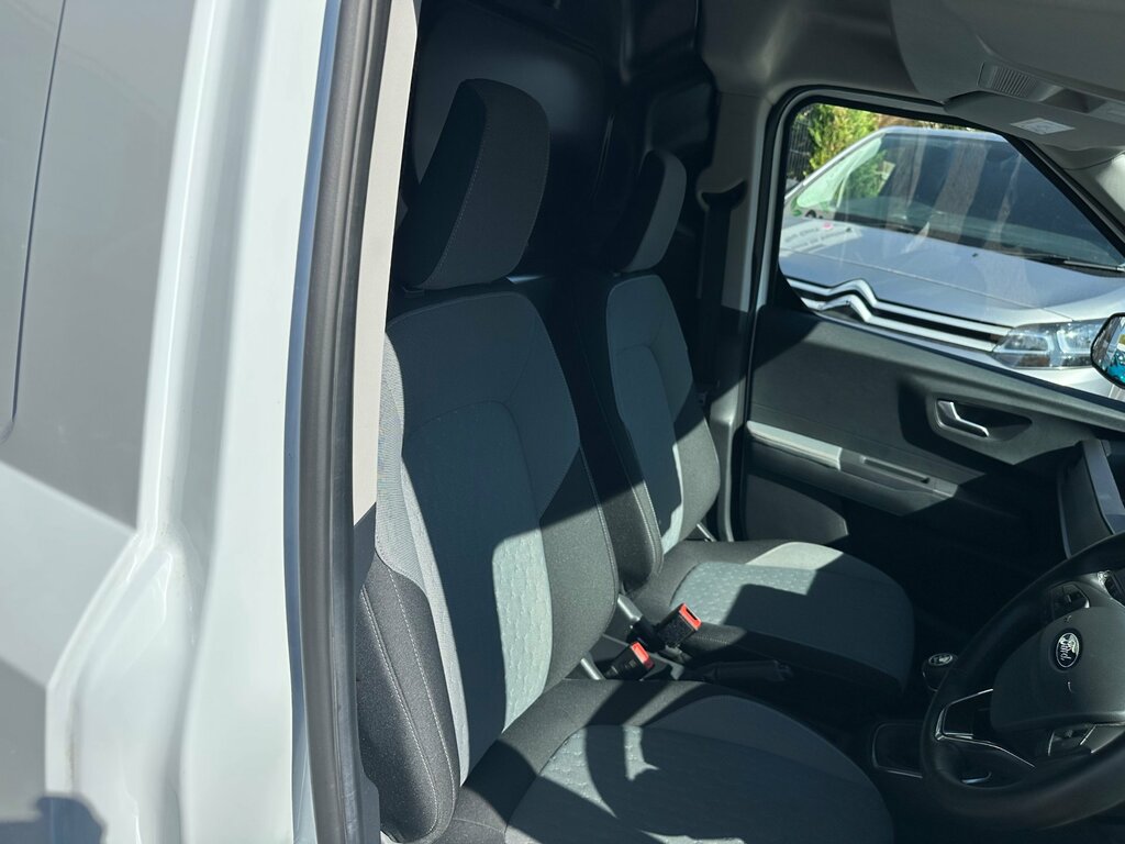 Ford Transit Courier Active Silver #16
