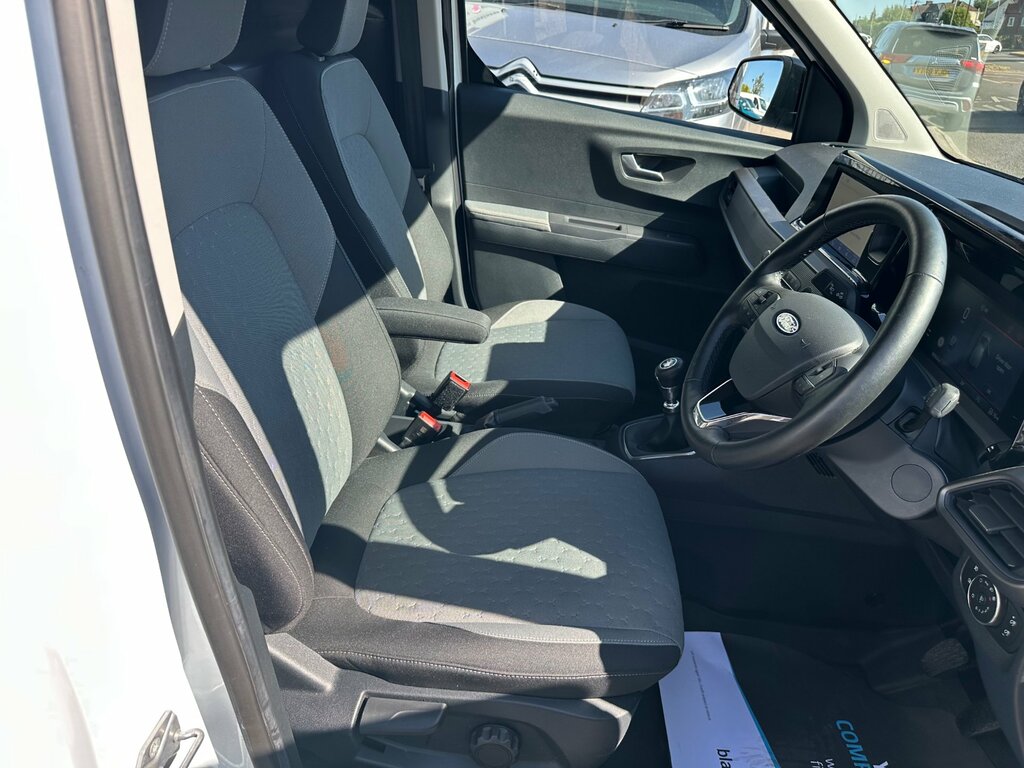 Ford Transit Courier Active Silver #20