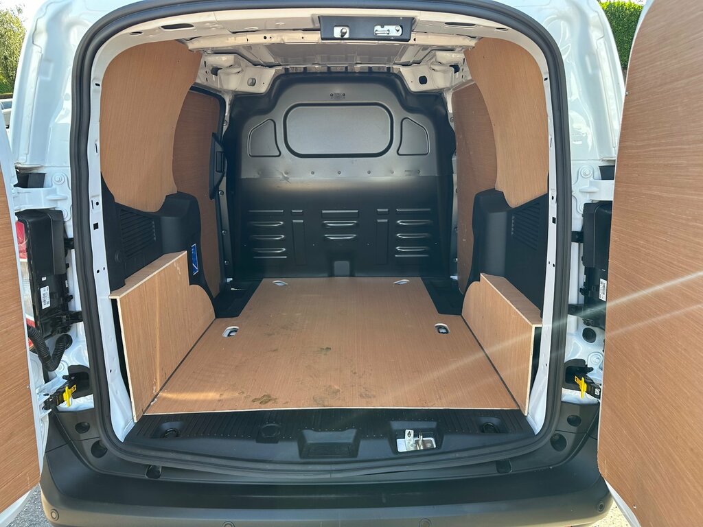 Ford Transit Courier Active Silver #11