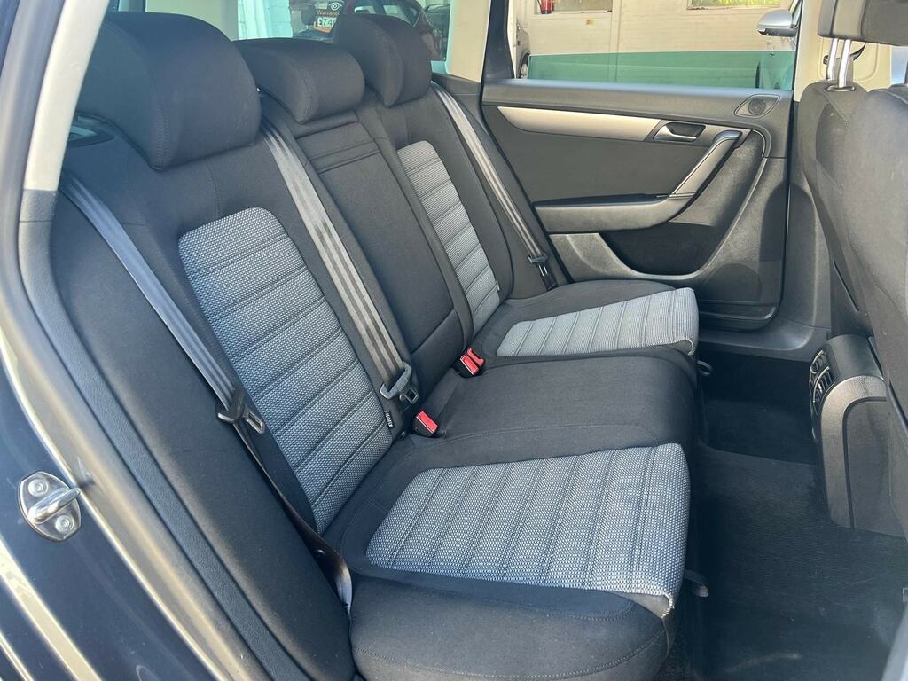 Volkswagen Passat Saloon Bluemotion Tdi 201161 Blue #11