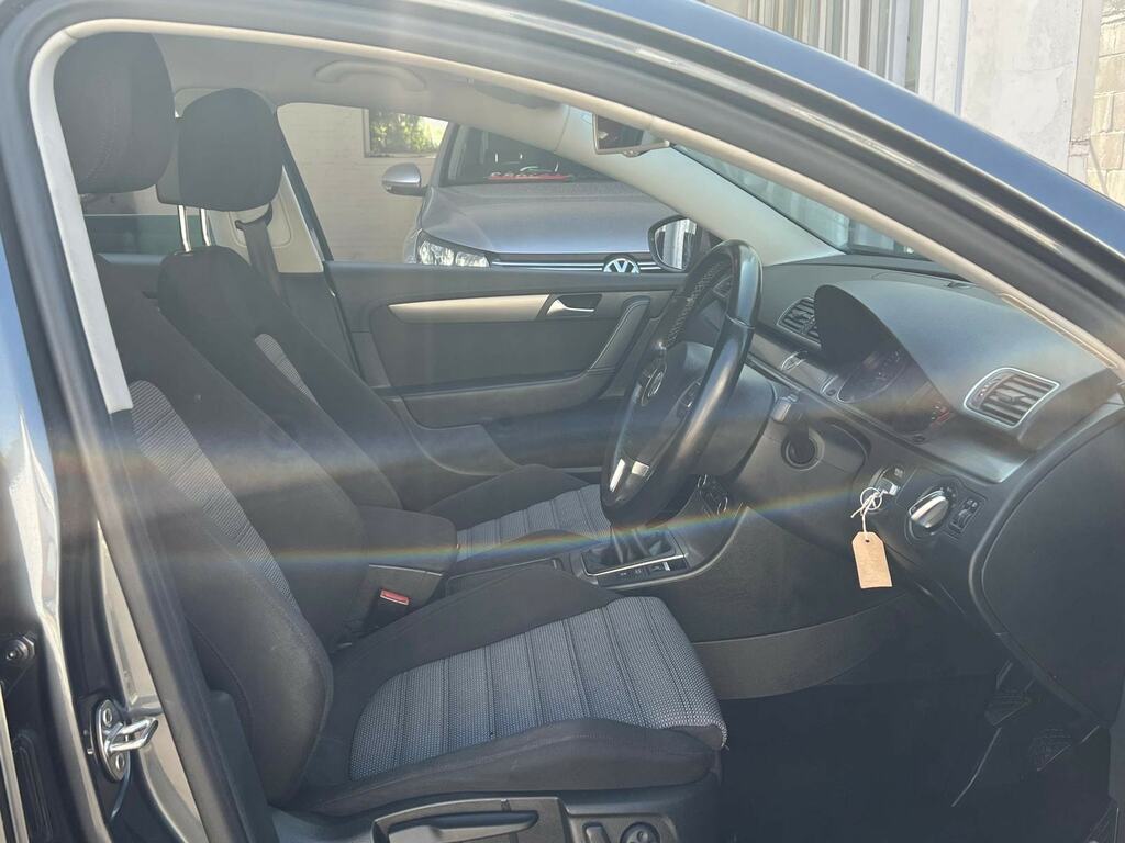 Volkswagen Passat Saloon Bluemotion Tdi 201161 Blue #10