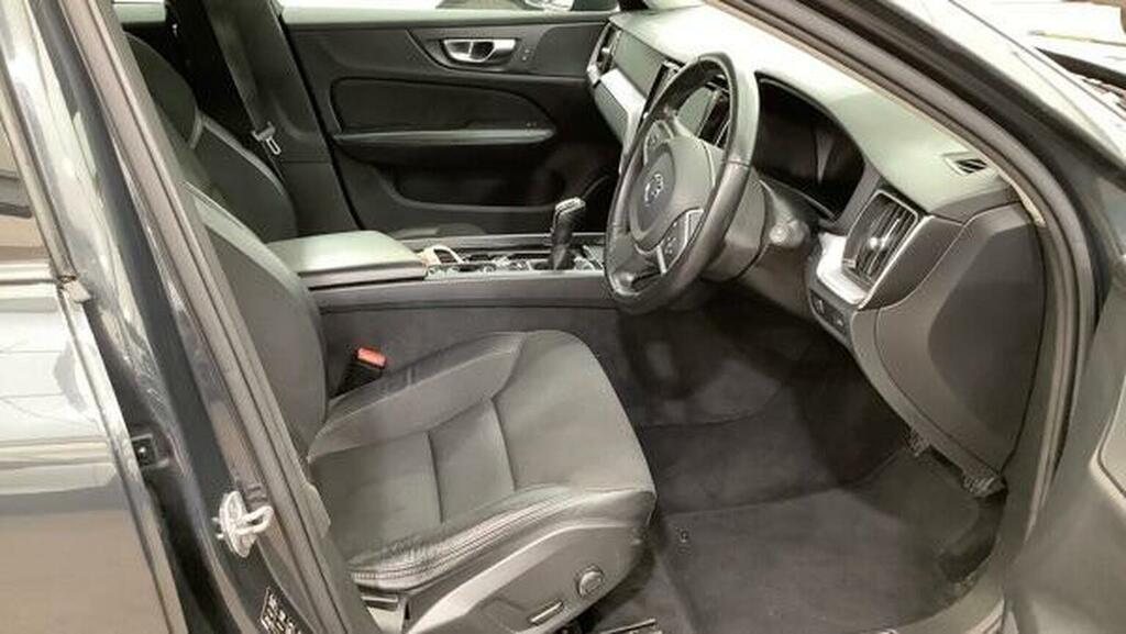 Volvo V60  White #9