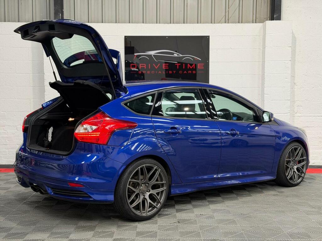 Ford Focus St-3 Black #10