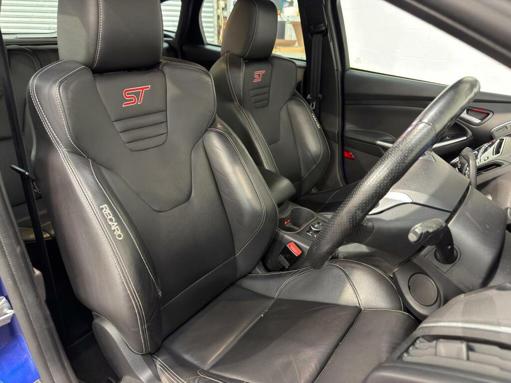 Ford Focus St-3 Black #15