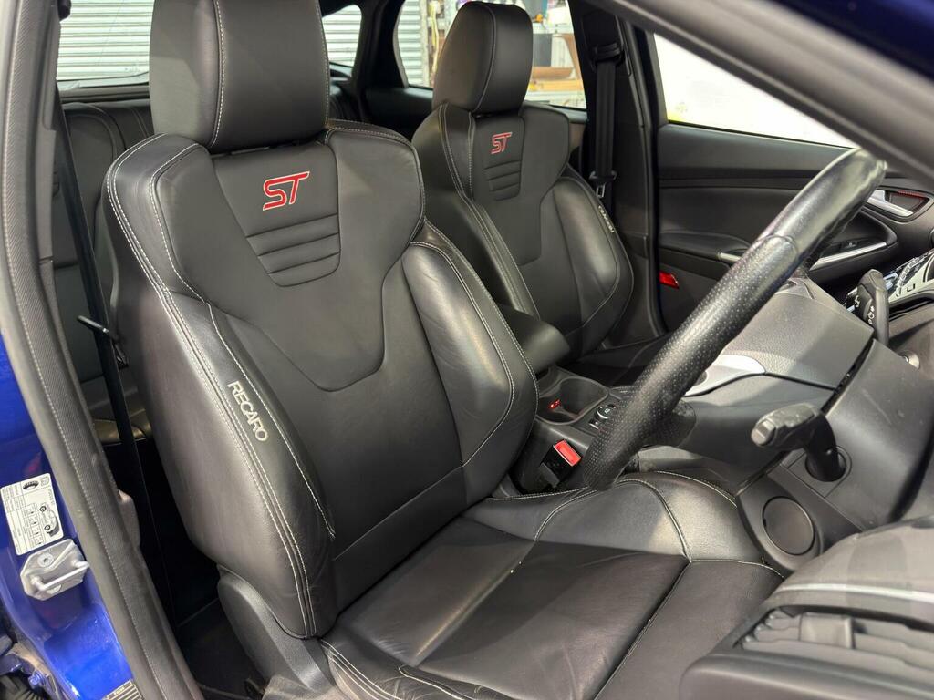 Ford Focus St-3 Black #16