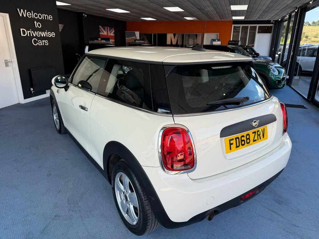 Mini Hatch Hatchback 1.5 One Classic Euro 6 Ss 20196 FD68ZRV White #6