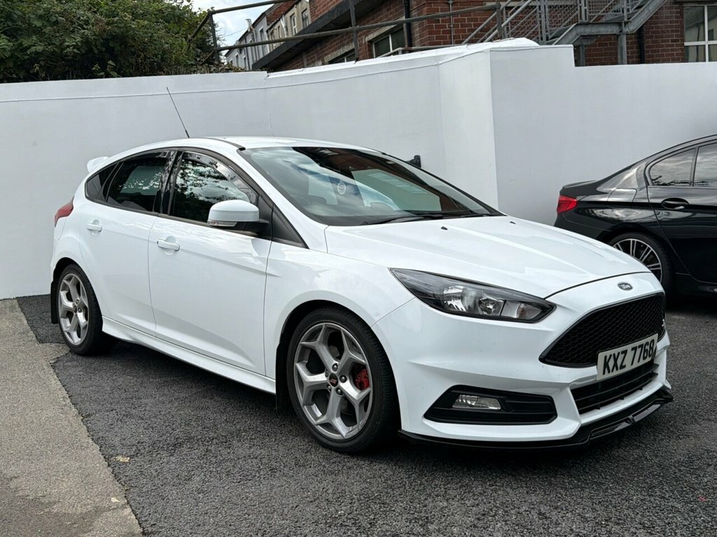 Ford Focus 2L St-2 KXZ7768 White #3