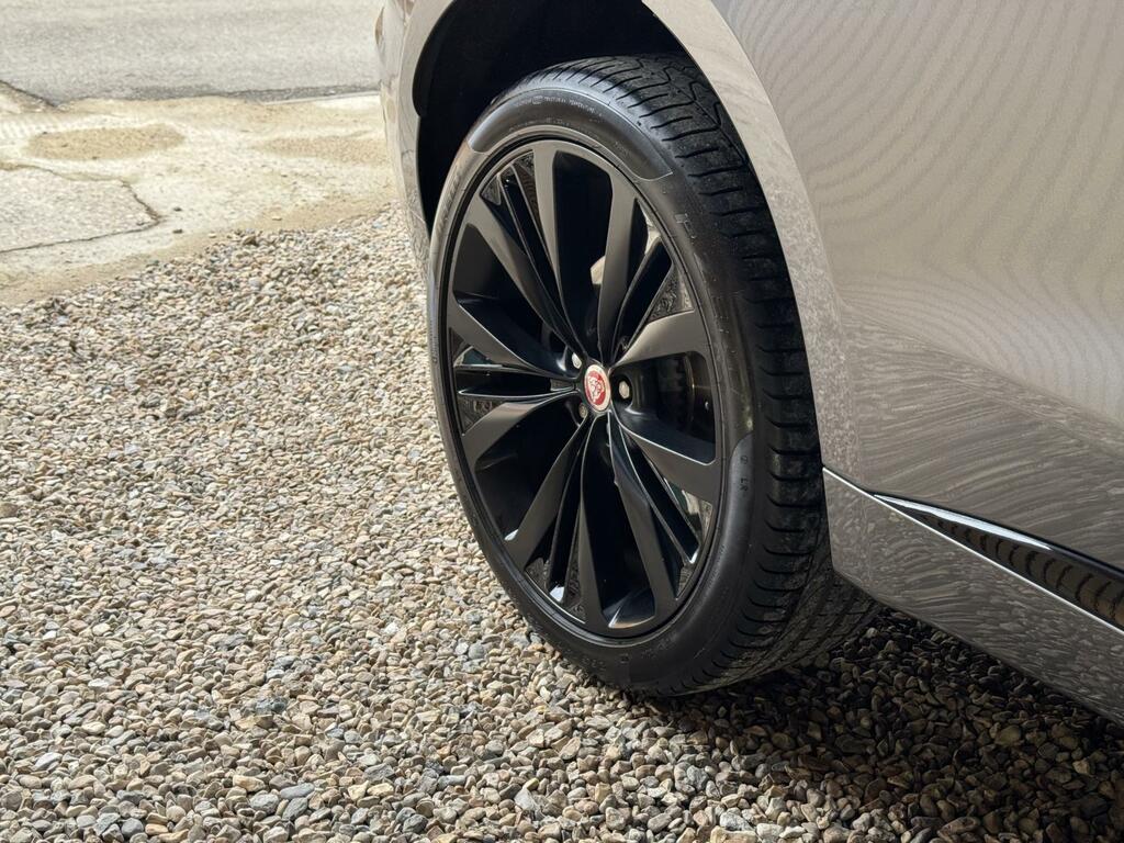 Jaguar F-Pace 2.0 D200 R-dynamic S 4Wd Grey #12
