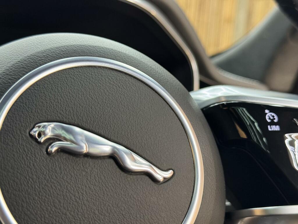 Jaguar F-Pace 2.0 D200 R-dynamic S 4Wd Grey #40