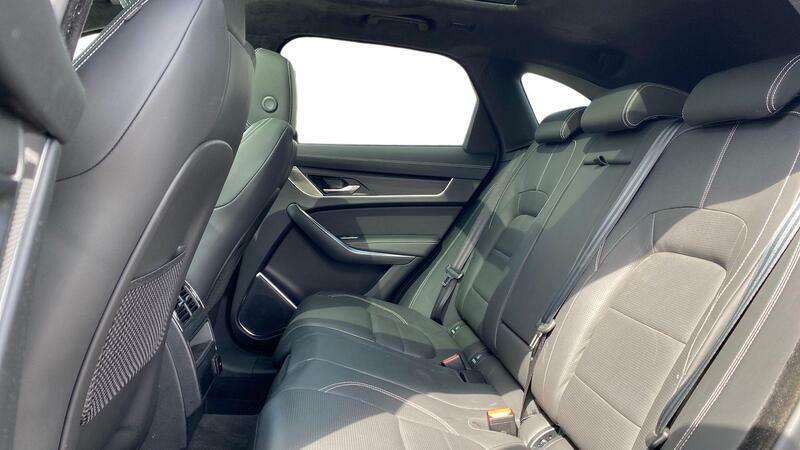 Jaguar F-Pace 2.0 D200 R-dynamic Hse Black KP24PZH Black #4