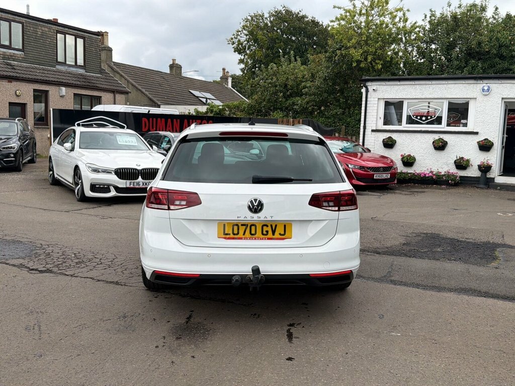 Volkswagen Passat 2L Sel White #4