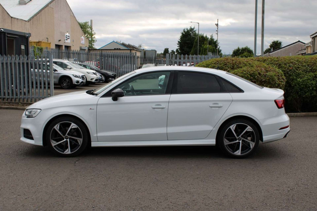 Audi A3 Black Edition 30 Tdi VN69YSC #3