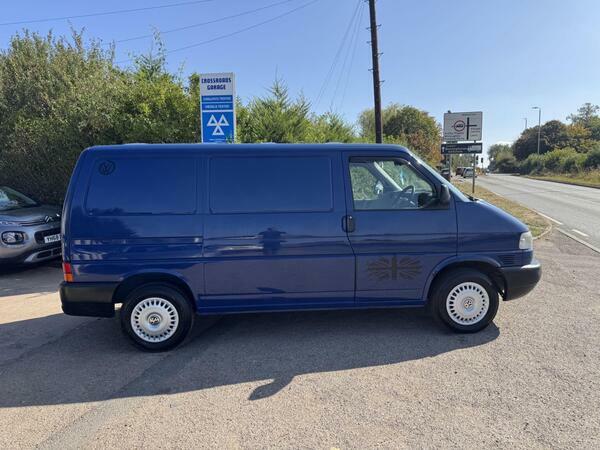 Volkswagen Transporter Van 200303 White #4