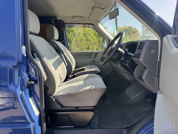 Volkswagen Transporter Van 200303 White #11