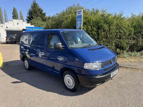 Volkswagen Transporter Van 200303 White #1