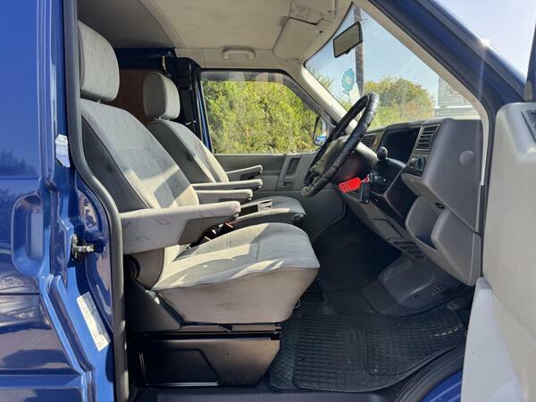 Volkswagen Transporter Van 200303 White #12