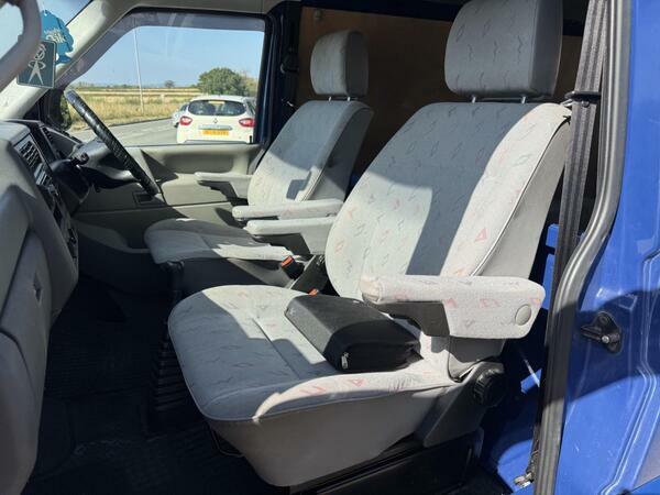 Volkswagen Transporter Van 200303 White #16