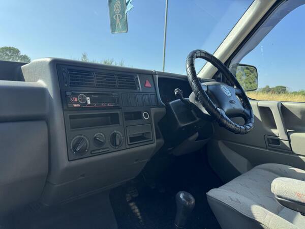 Volkswagen Transporter Van 200303 White #14