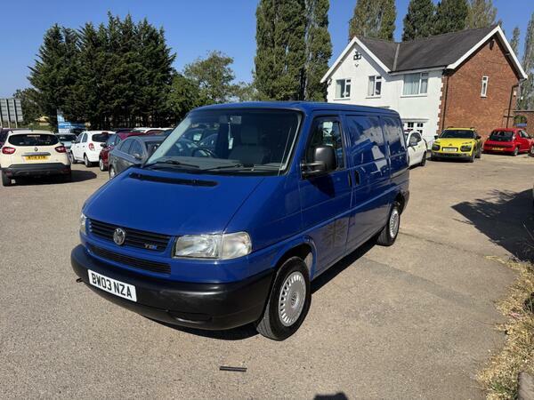 Volkswagen Transporter Van 200303 White #3