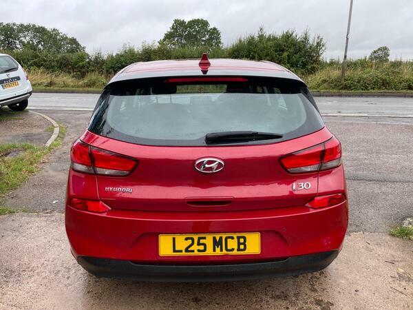Hyundai I30 1.4 T-gdi Blue Drive Se Nav Euro 6 Ss Red #5