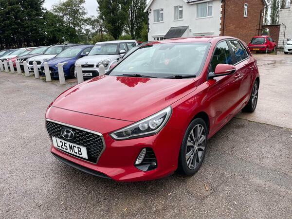 Hyundai I30 1.4 T-gdi Blue Drive Se Nav Euro 6 Ss Red #2