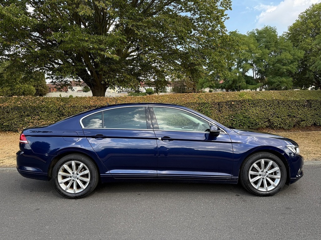 Volkswagen Passat Tsi Evo Se Business U3719 Ulez EF68EUU Blue #2