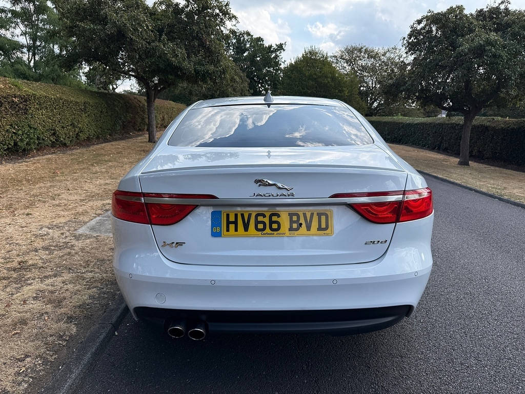 Jaguar XF D R-sport U3724 Ulez HV66BVD White #4