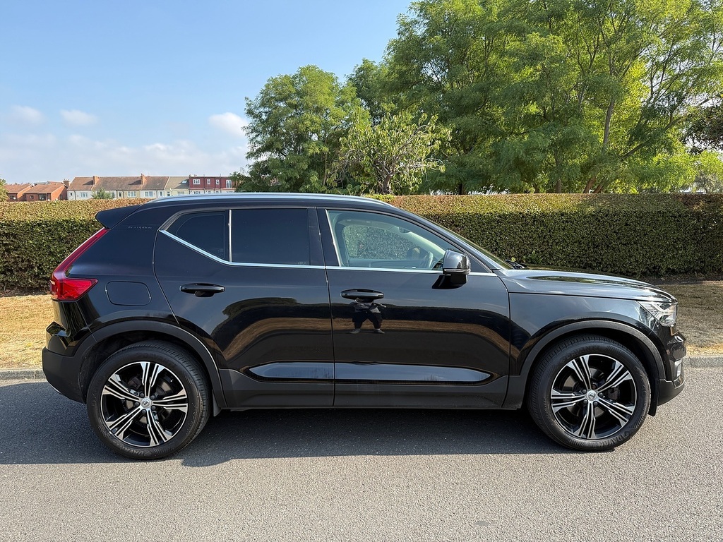 Volvo XC40 T4 Inscription Pro U3705 Ulez Black #2