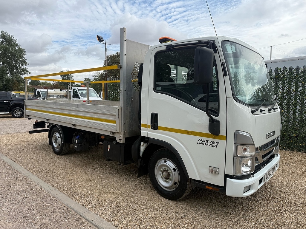 2023 Isuzu 