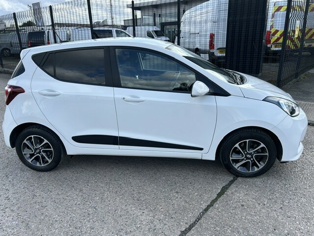 Hyundai I10 1.0 I10 Prem 1.0 My17 White #3