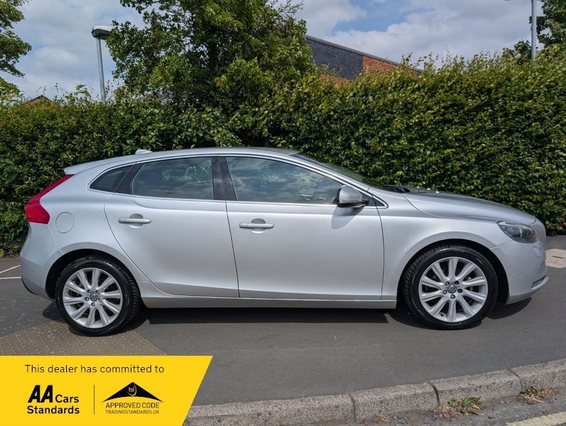 Volvo V40 Hatchback 1.6 D2 Se Lux Euro 5 Ss 201363 Silver